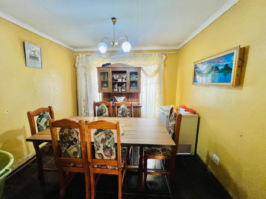 3 Bedroom Property for Sale in Molifi Tau Kloof Free State